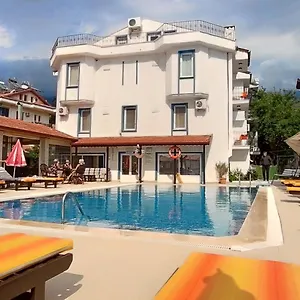 California Aparthotel